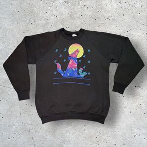 Vintage 90s Desert Wolf Howling Moon Sweatshirt XL USA Fruit of the Loom Coyote
